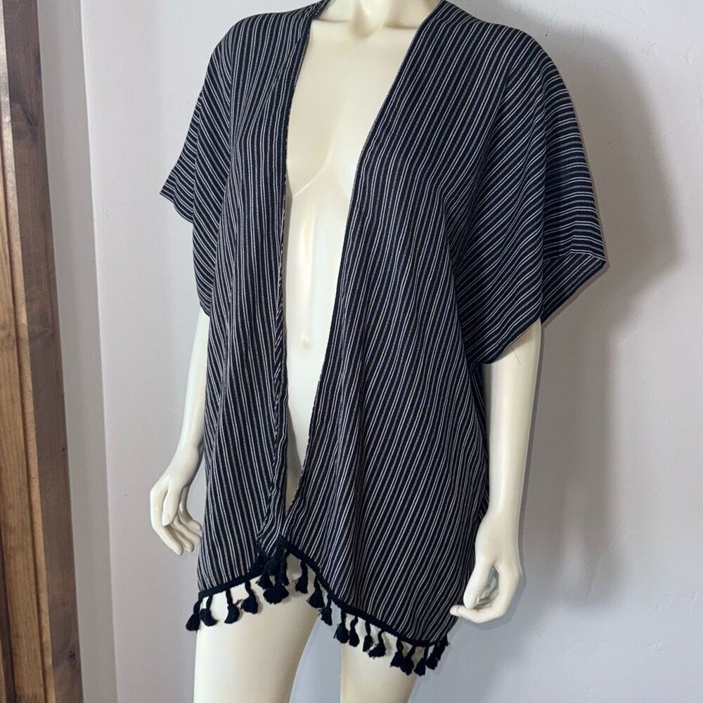 Le Lis Black and White Kimono Cardigan‎ Size Large